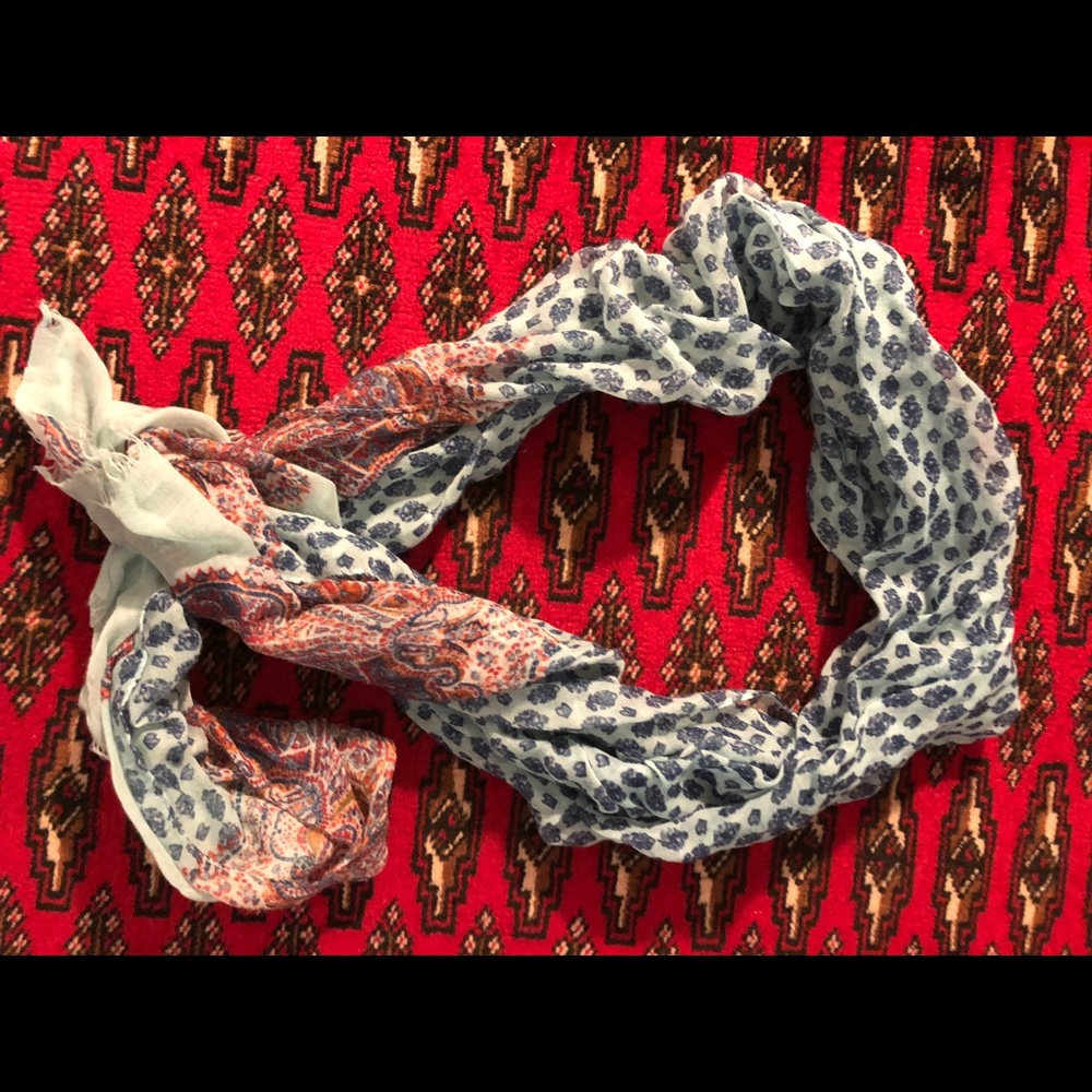 Gap scarf